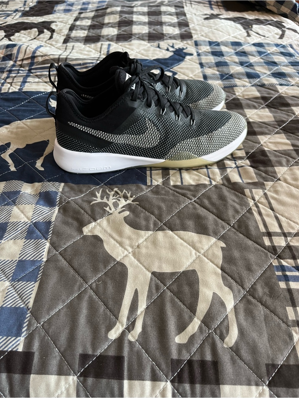 EUC NIKE ZOOM SIZE 8